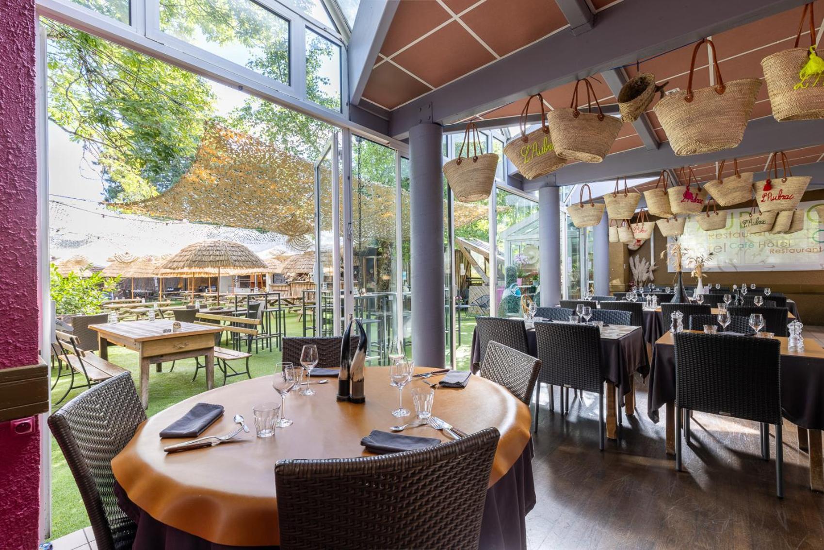 Hotel-Restaurant Logis L'Aubrac Лайоль Экстерьер фото