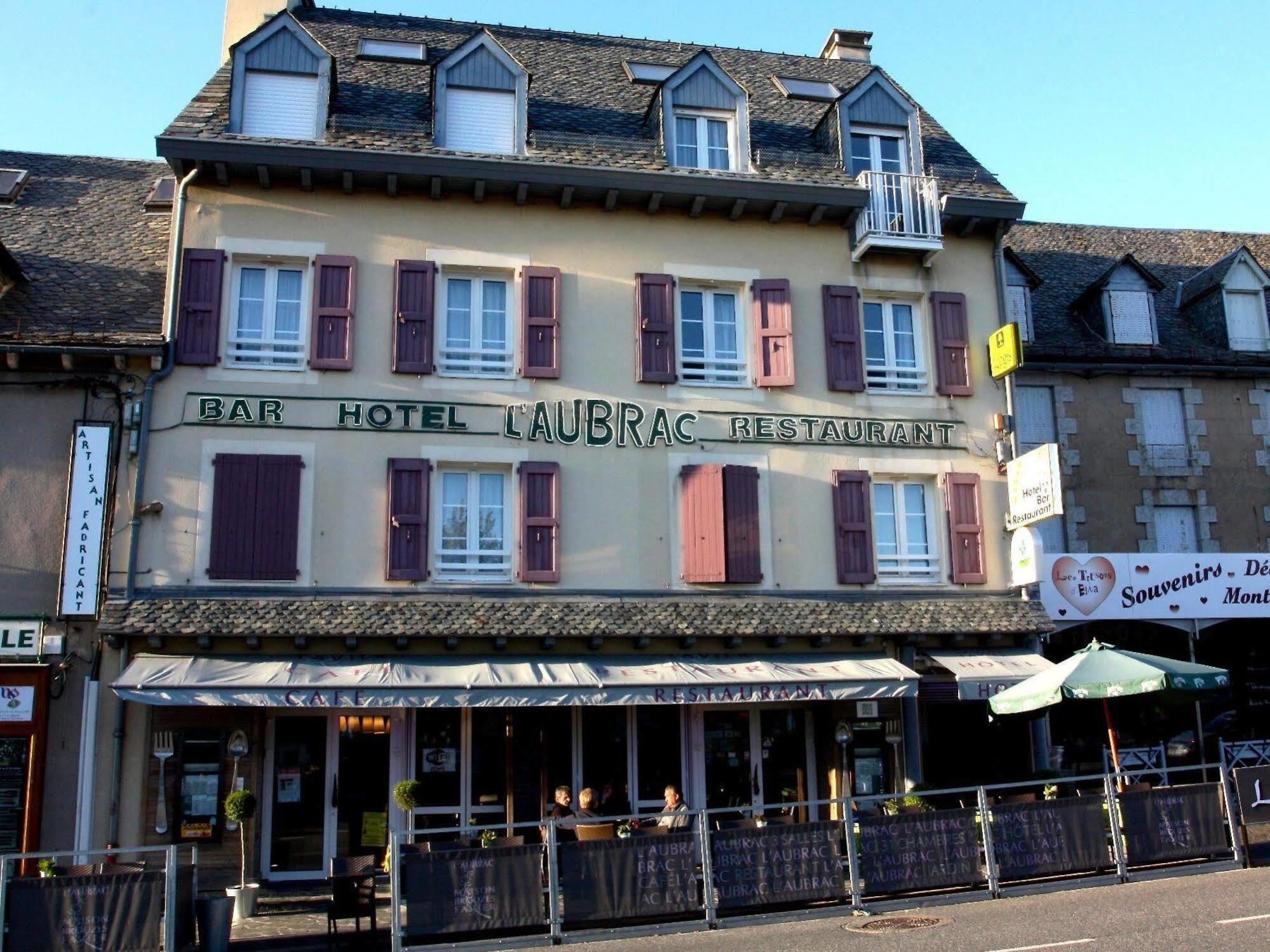 Hotel-Restaurant Logis L'Aubrac Лайоль Экстерьер фото